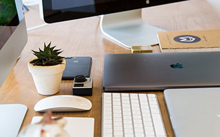 九游网页版官网入口-特色极限攀爬——高空钢索挑战活动火热进行，高空攀岩绳索上升工具用法